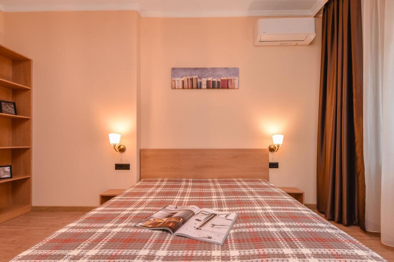 Sofia Dream Apartment - The Library - 3-Bdr, 2-Bthr By Flat Mаnager المظهر الخارجي الصورة